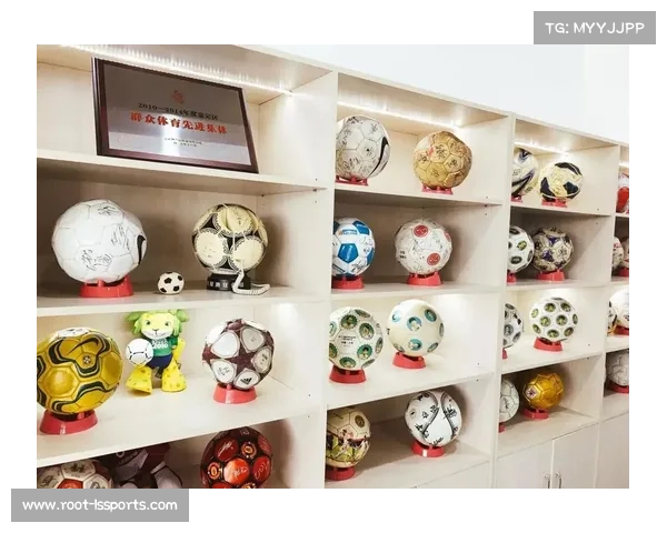 深圳足球博物馆开馆 2004中超冠军奖杯原件首次亮相展示